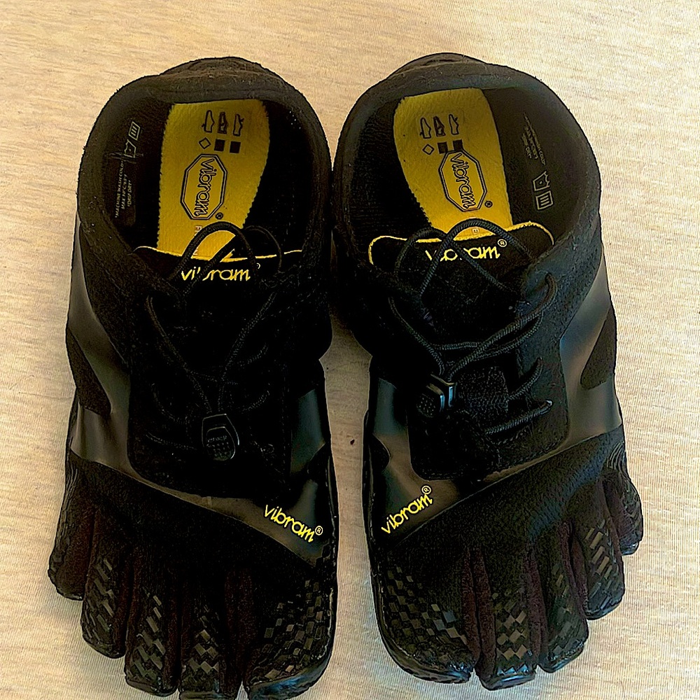 Vibram Five Fingers KSO EVO shoes 
Worn once
